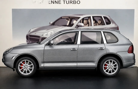 [AutoArt] 1:18 Porsche 2003 Cayenne Auto modello turbo grigio in metallo pressofuso