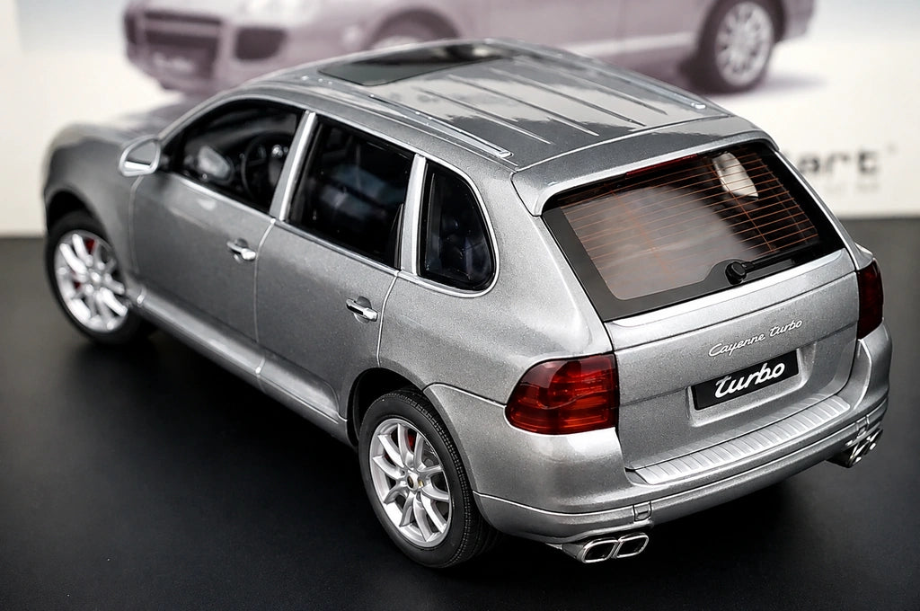 [AutoArt] 1:18 Porsche 2003 Cayenne Auto modello turbo grigio in metallo pressofuso