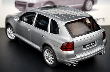 [AutoArt] 1:18 Porsche 2003 Cayenne Auto modello turbo grigio in metallo pressofuso