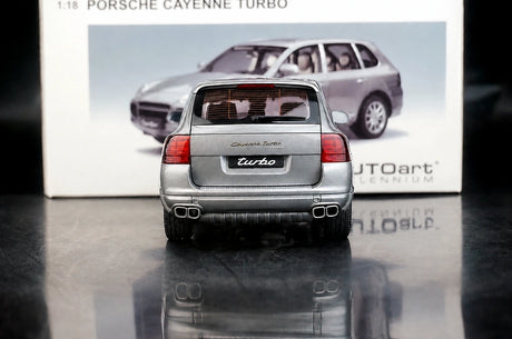 [AutoArt] 1:18 Porsche 2003 Cayenne Auto modello turbo grigio in metallo pressofuso