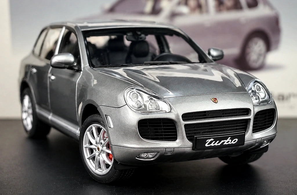 [AutoArt] 1:18 Porsche 2003 Cayenne Auto modello turbo grigio in metallo pressofuso