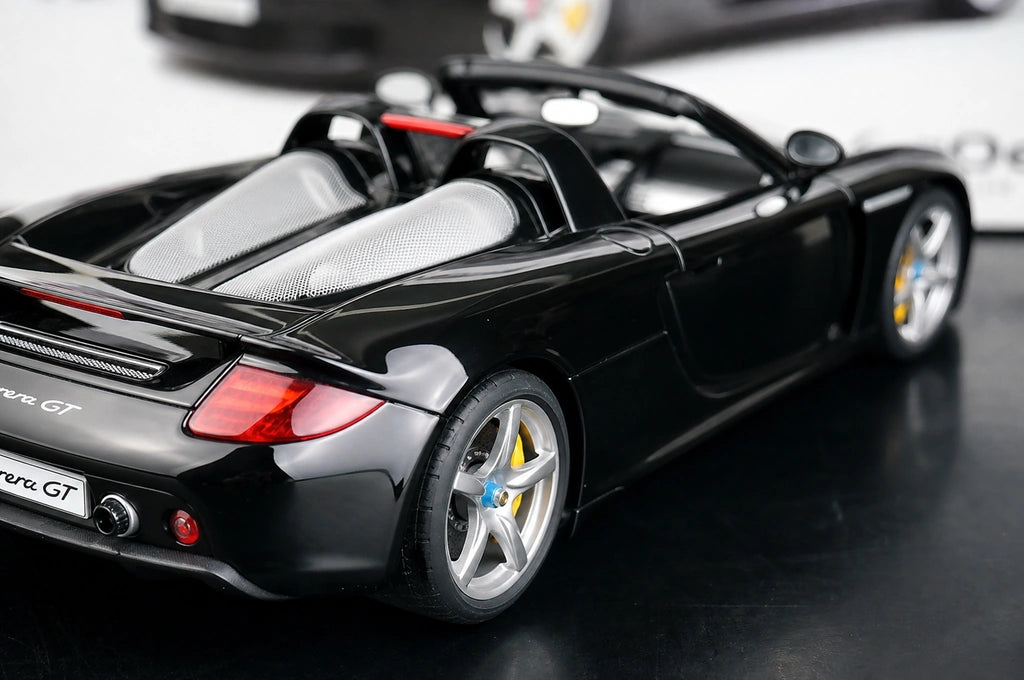 [AutoArt] 1:18 Porsche 2004 Carrera GT Modello nero di auto in metallo pressofuso