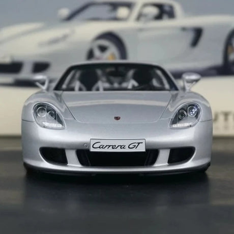 [AutoArt] 1:18 Porsche 2004 Carrera GT Silver Model Car Die-Cast