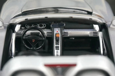 [AutoArt] 1:18 Porsche 2004 Carrera GT Silver Model Car Die-Cast