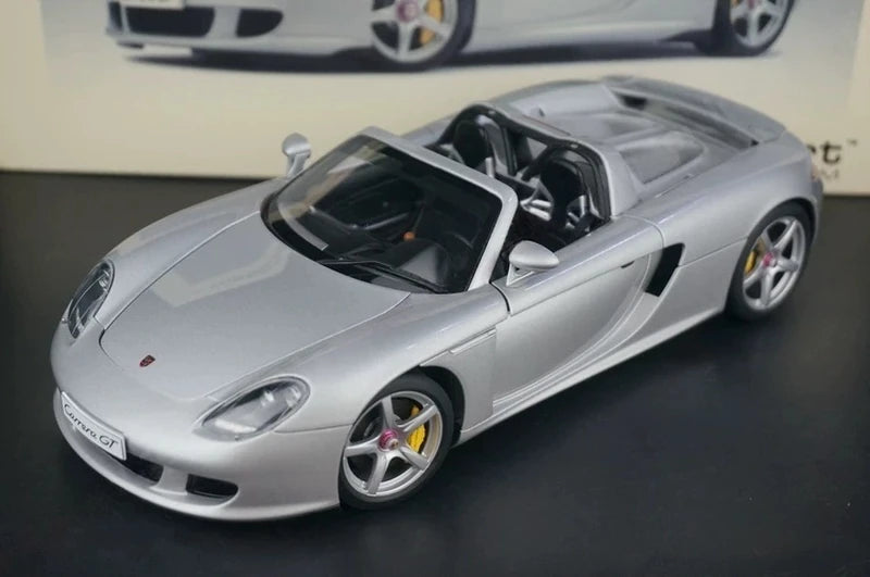 [AutoArt] 1:18 Porsche 2004 Carrera GT Silver Model Car Die-Cast