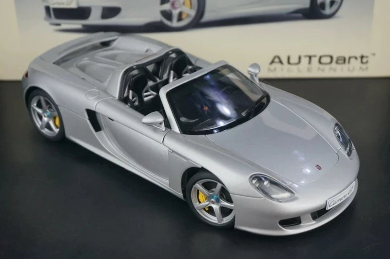 [AutoArt] 1:18 Porsche 2004 Carrera GT Silver Model Car Die-Cast