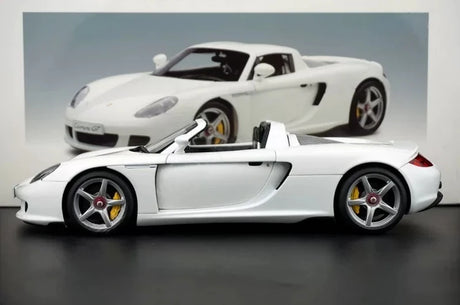 [AutoArt] 1:18 Porsche 2004 Carrera GT White Model Car Die-Cast