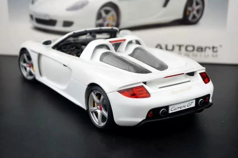 [AutoArt] 1:18 Porsche 2004 Carrera GT White Model Car Die-Cast