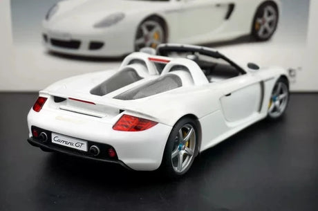 [AutoArt] 1:18 Porsche 2004 Carrera GT White Model Car Die-Cast