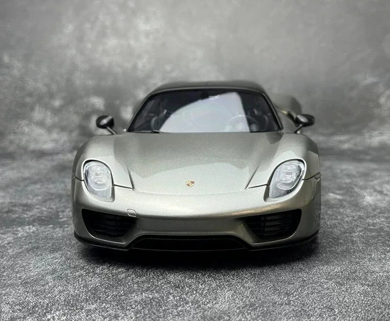 [AutoArt] 1:18 Porsche 2013 918 Spyder Gray Model Car Die-Cast