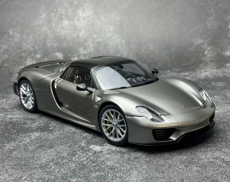 [AutoArt] 1:18 Porsche 2013 918 Spyder Gray Model Car Die-Cast