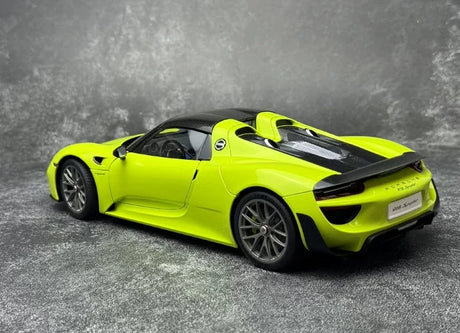 [AutoArt] 1:18 Porsche 2013 918 Spyder Green Model Car Die-Cast