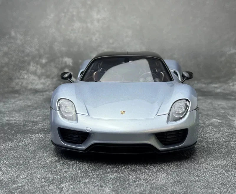 [AutoArt] 1:18 Porsche 2013 918 Spyder Ice Blue Model Car Die-Cast