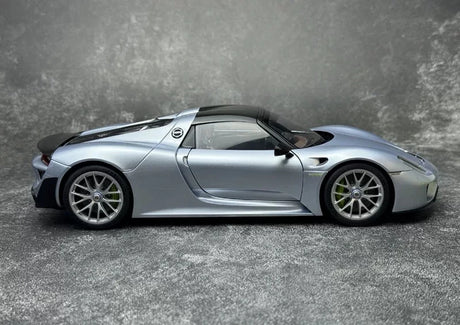 [AutoArt] 1:18 Porsche 2013 918 Spyder Ice Blue Model Car Die-Cast