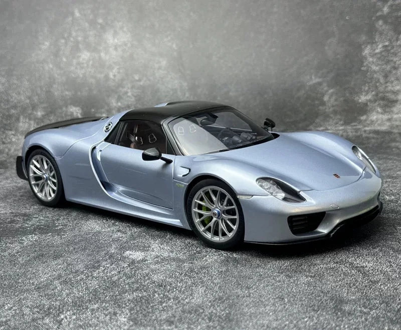 [AutoArt] 1:18 Porsche 2013 918 Spyder Ice Blue Model Car Die-Cast