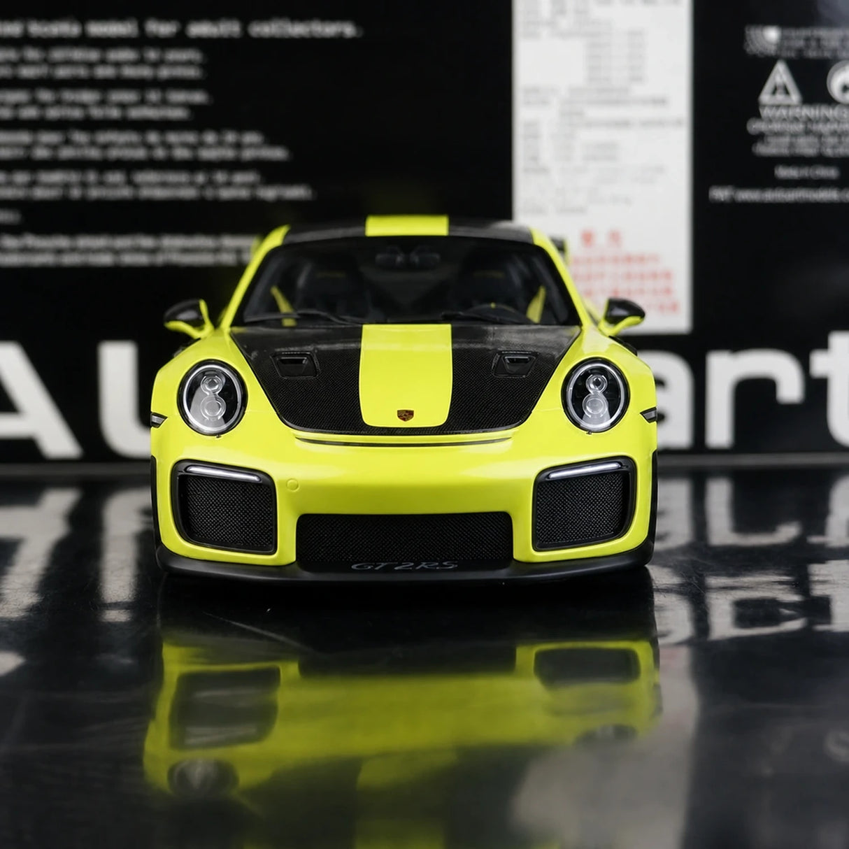 [AutoArt] 1:18 Porsche 2018 911 GT2 RS 991.2 Auto modello verde acido in metallo pressofuso
