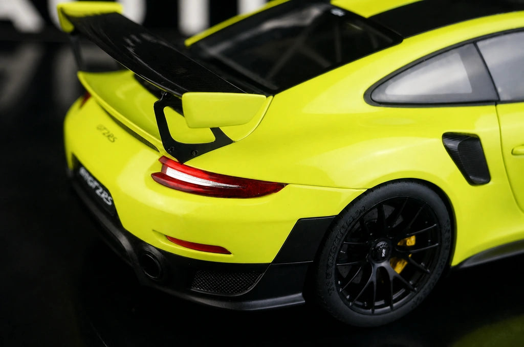 [AutoArt] 1:18 Porsche 2018 911 GT2 RS 991.2 Auto modello verde acido in metallo pressofuso