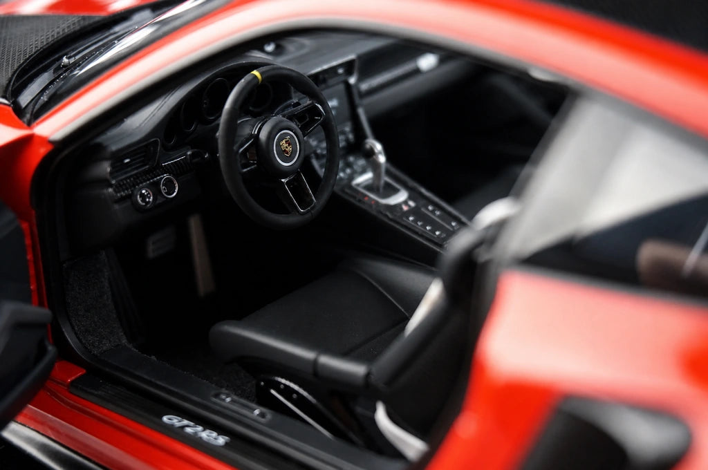 [AutoArt] 1:18 Porsche 2018 911 GT2 RS 991.2 Modello Rosso di auto in metallo pressofuso