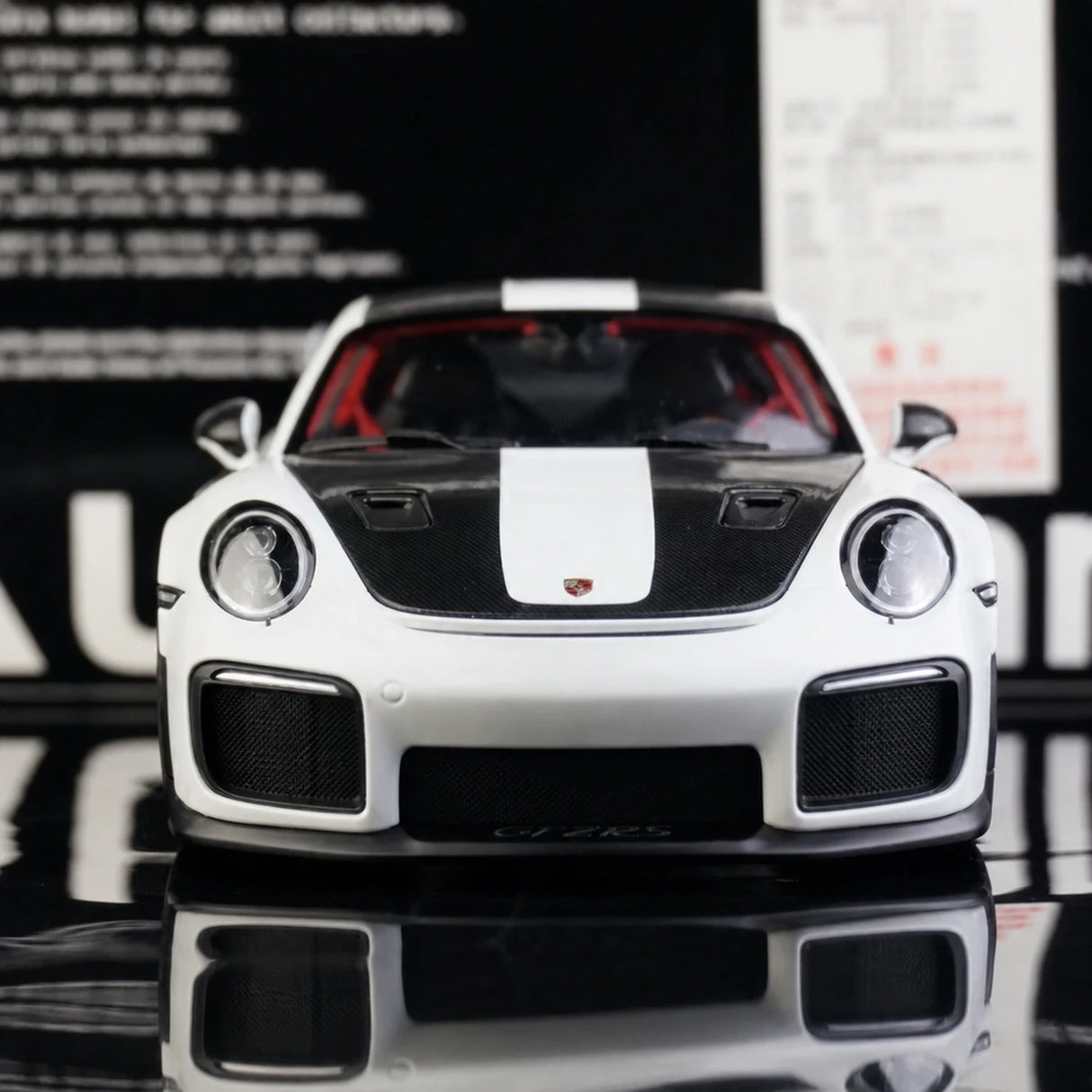 [AutoArt] 1:18 Porsche 2018 911 GT2 RS 991.2 Modello bianco di auto in metallo pressofuso