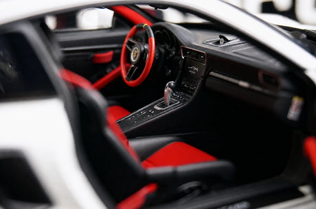 [AutoArt] 1:18 Porsche 2018 911 GT2 RS 991.2 Modello bianco di auto in metallo pressofuso