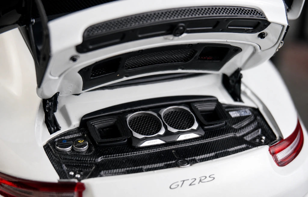 [AutoArt] 1:18 Porsche 2018 911 GT2 RS 991.2 Modello bianco di auto in metallo pressofuso