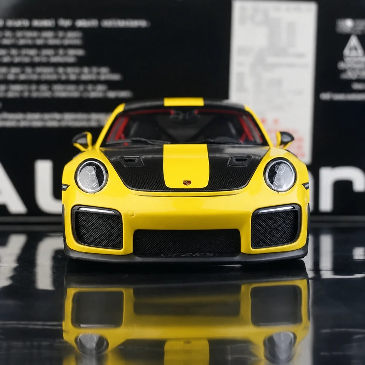 [AutoArt] 1:18 Porsche 2018 911 GT2 RS 991.2 Auto Gialla in Metallo Pressofuso