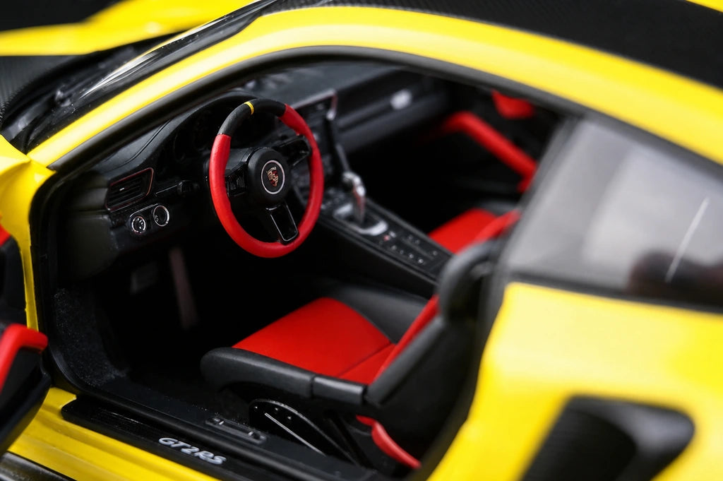 [AutoArt] 1:18 Porsche 2018 911 GT2 RS 991.2 Auto Gialla in Metallo Pressofuso