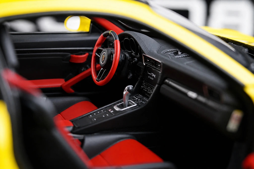 [AutoArt] 1:18 Porsche 2018 911 GT2 RS 991.2 Auto Gialla in Metallo Pressofuso