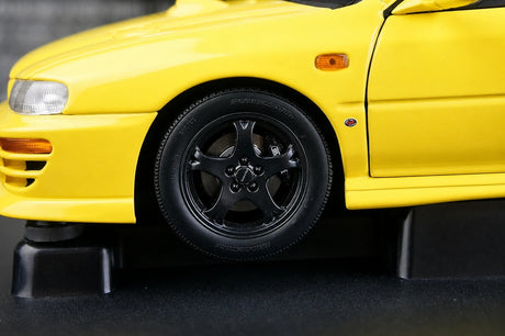AutoArt Subaru 1998 Impreza WRX Type-R amarelo 1:18 – modelo de coleção em metal fundido