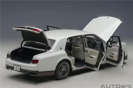 [AutoArt] 1:18 Toyota 2018 Century GRMN White Model Car Die-Cast