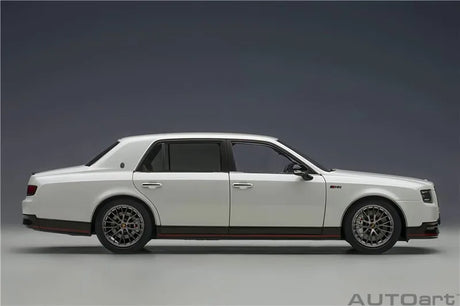 [AutoArt] 1:18 Toyota 2018 Century GRMN White Model Car Die-Cast