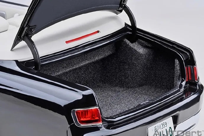 [AutoArt] 1:18 Toyota 2019 Century Convertible Black Model Car Die-Cast