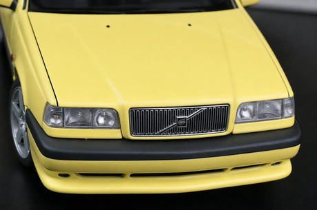 AutoArt Volvo 1995 850 T-5R Giallo 1:18 – Modello da collezione pressofuso
