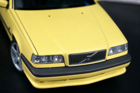 AutoArt Volvo 1995 850 T-5R Giallo 1:18 – Modello da collezione pressofuso