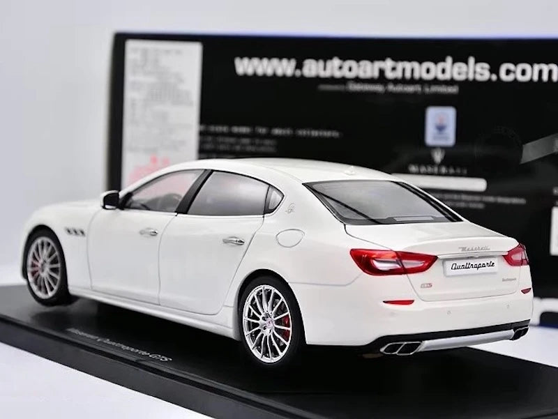 [AutoArt] 1:18 Maserati 2015 Quattroporte GTS White Model Car Die-Cast