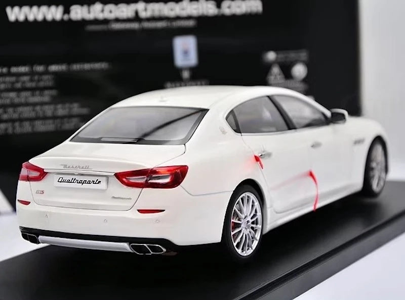 [AutoArt] 1:18 Maserati 2015 Quattroporte GTS White Model Car Die-Cast