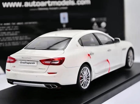 [AutoArt] 1:18 Maserati 2015 Quattroporte GTS White Model Car Die-Cast