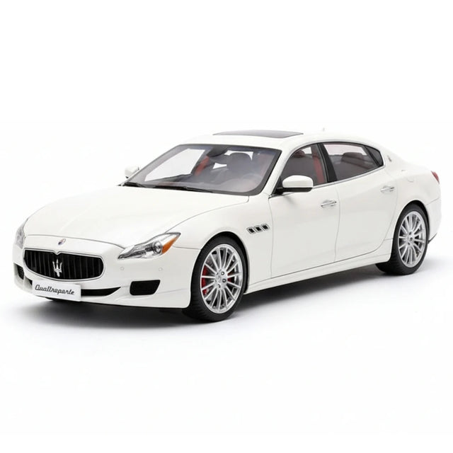 [AutoArt] 1:18 Maserati 2015 Quattroporte GTS White Model Car Die-Cast