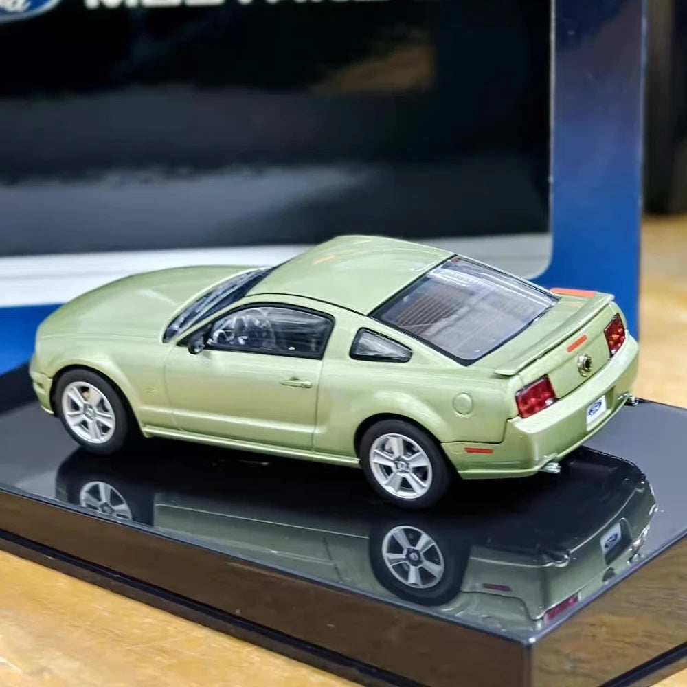 [AutoArt] 1:43 Ford 2005 Mustang GT Green Model Car Die-Cast