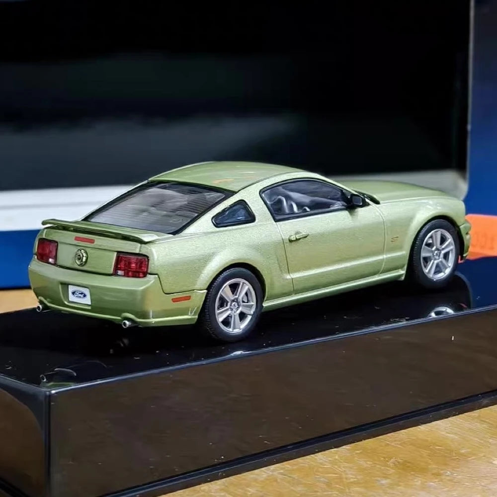 [AutoArt] 1:43 Ford 2005 Mustang GT Green Model Car Die-Cast