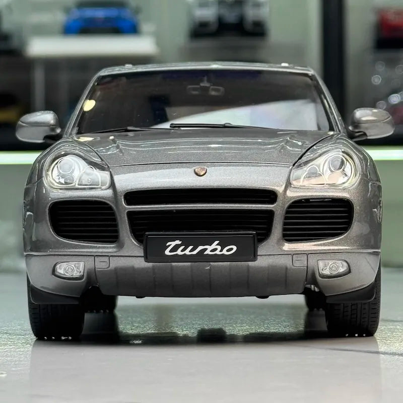 [AutoArt] 1:18 Porsche 2003 Cayenne S 955 Gray Model Car Die-Cast