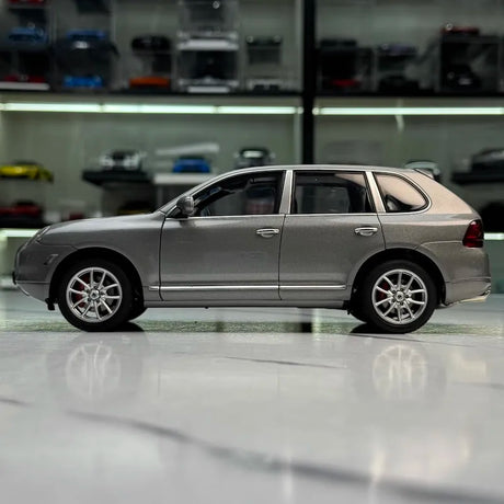 [AutoArt] 1:18 Porsche 2003 Cayenne S 955 Gray Model Car Die-Cast