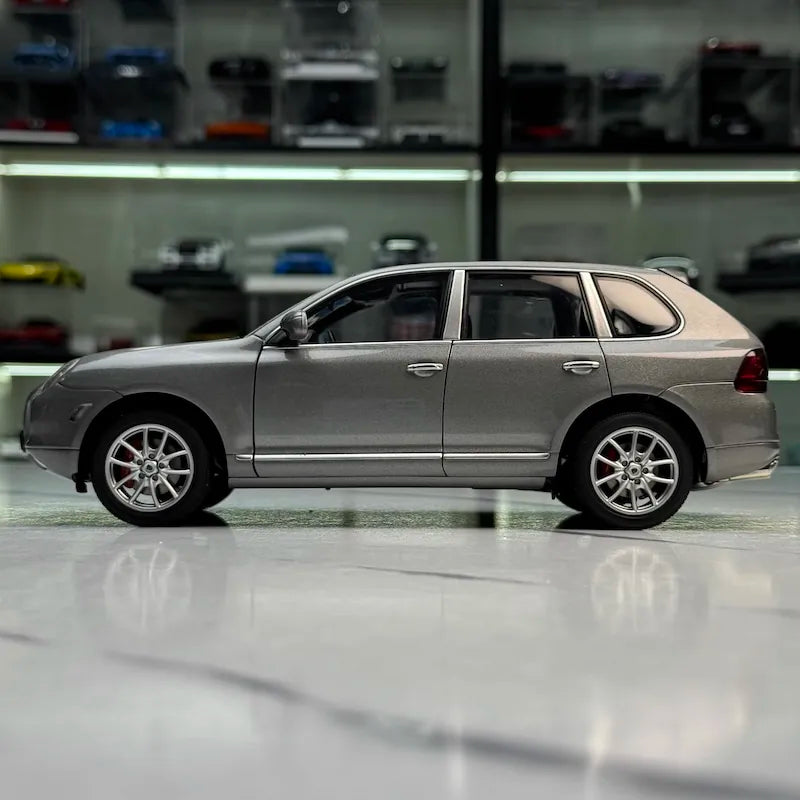 [AutoArt] 1:18 Porsche 2003 Cayenne S 955 grigio modellino di auto Die-Cast