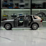 [AutoArt] 1:18 Porsche 2003 Cayenne S 955 Gray Model Car Die-Cast