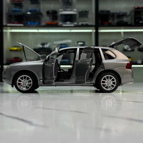 [AutoArt] 1:18 Porsche 2003 Cayenne S 955 Gray Model Car Die-Cast