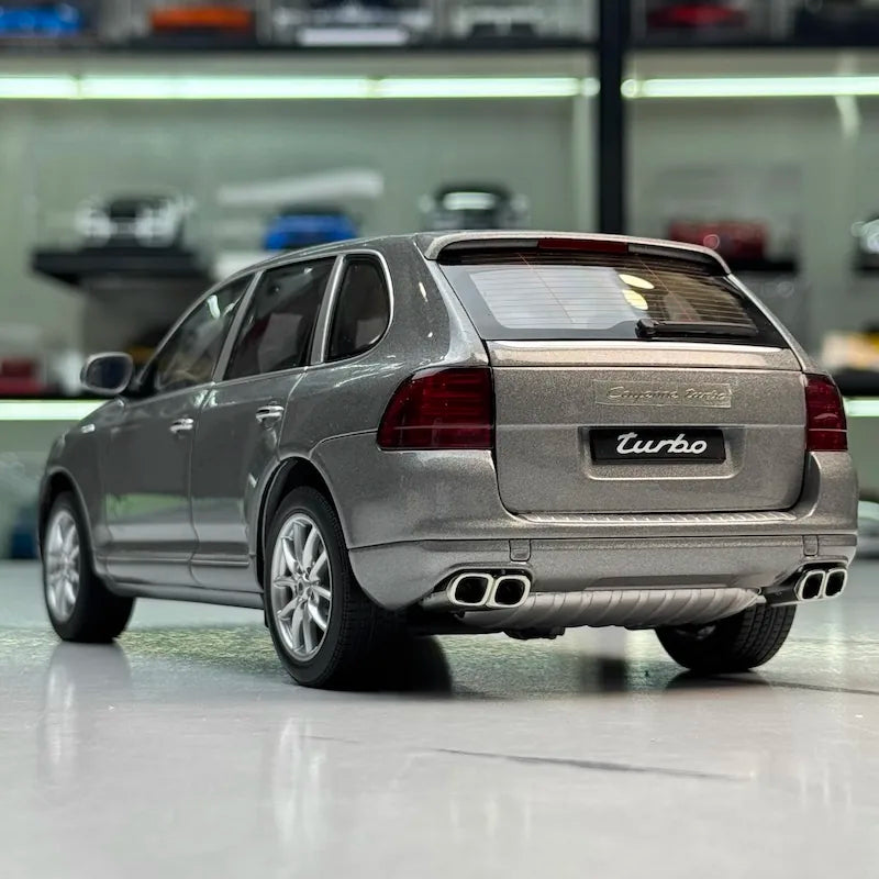[AutoArt] 1:18 Porsche 2003 Cayenne S 955 Gray Model Car Die-Cast