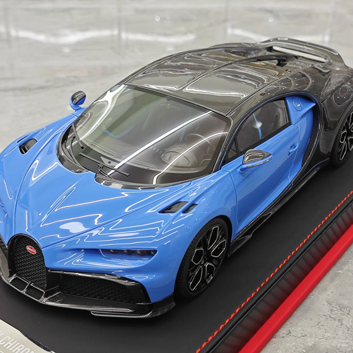 BBA Bugatti 2022 Chiron Profilee Blue Carbon 1:18 – Resina de Modelo de Resina de Colección