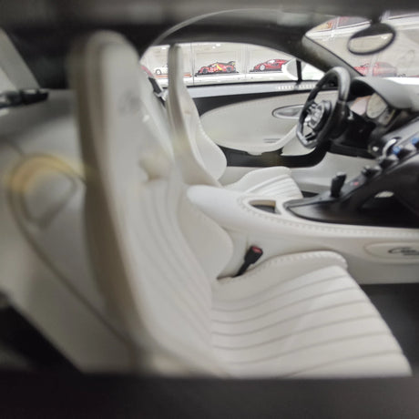 BBA Bugatti 2022 Chiron 프로필 사쿠라 화이트 1:18 – 수집용 레진 모델 레진