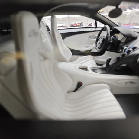 BBA Bugatti 2022 Chiron 프로필 화이트 앤 블루 1:18 – 수집용 레진 모델 레진