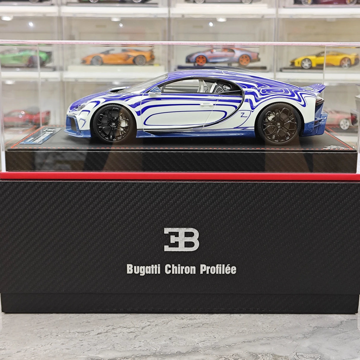 BBA Bugatti 2022 Chiron Profilee الأبيض والأزرق 1:18 – راتنج نموذجي قابل للجمع